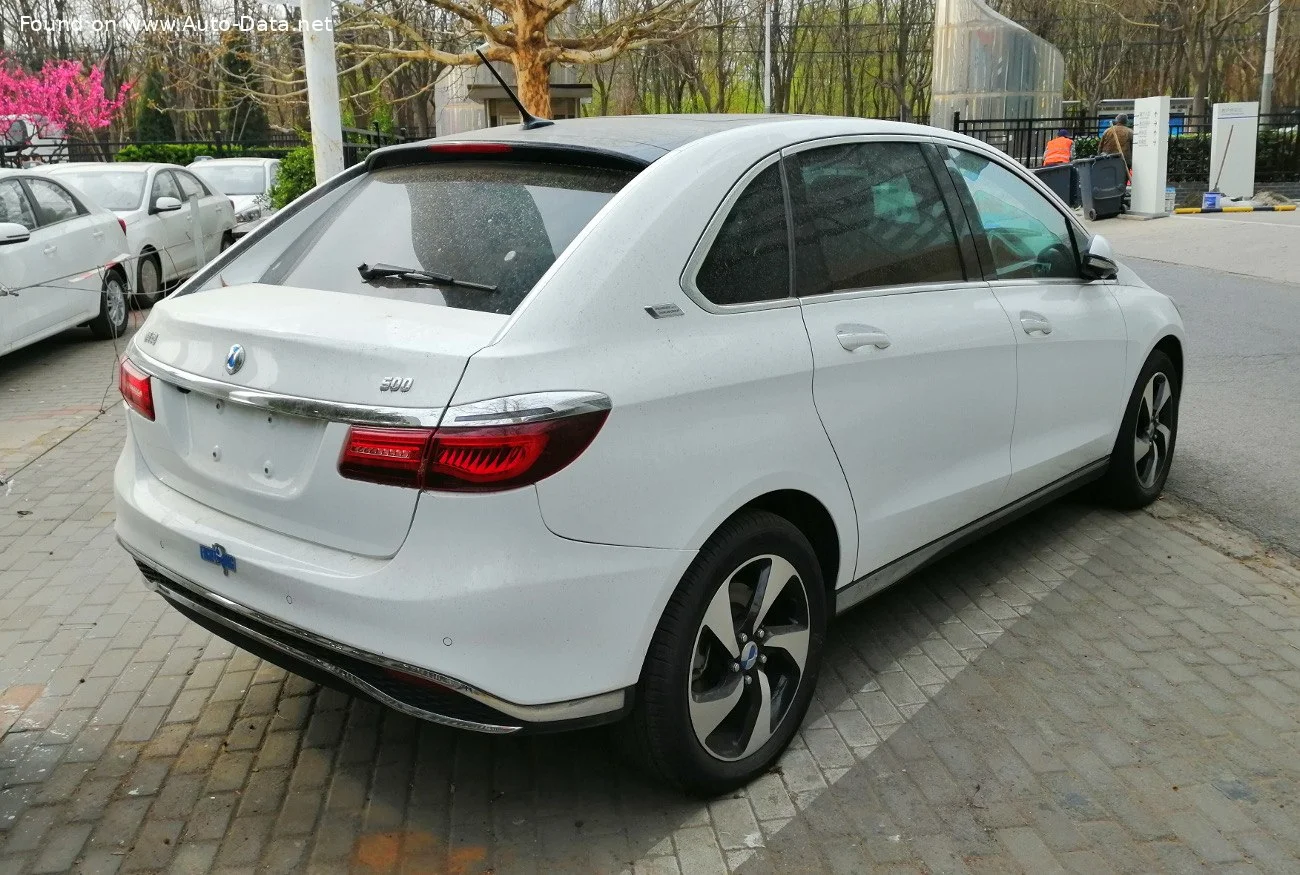 Denza EV/500 70 kWh (117 Hp) Electric2018 - 2019 thumbnail 2