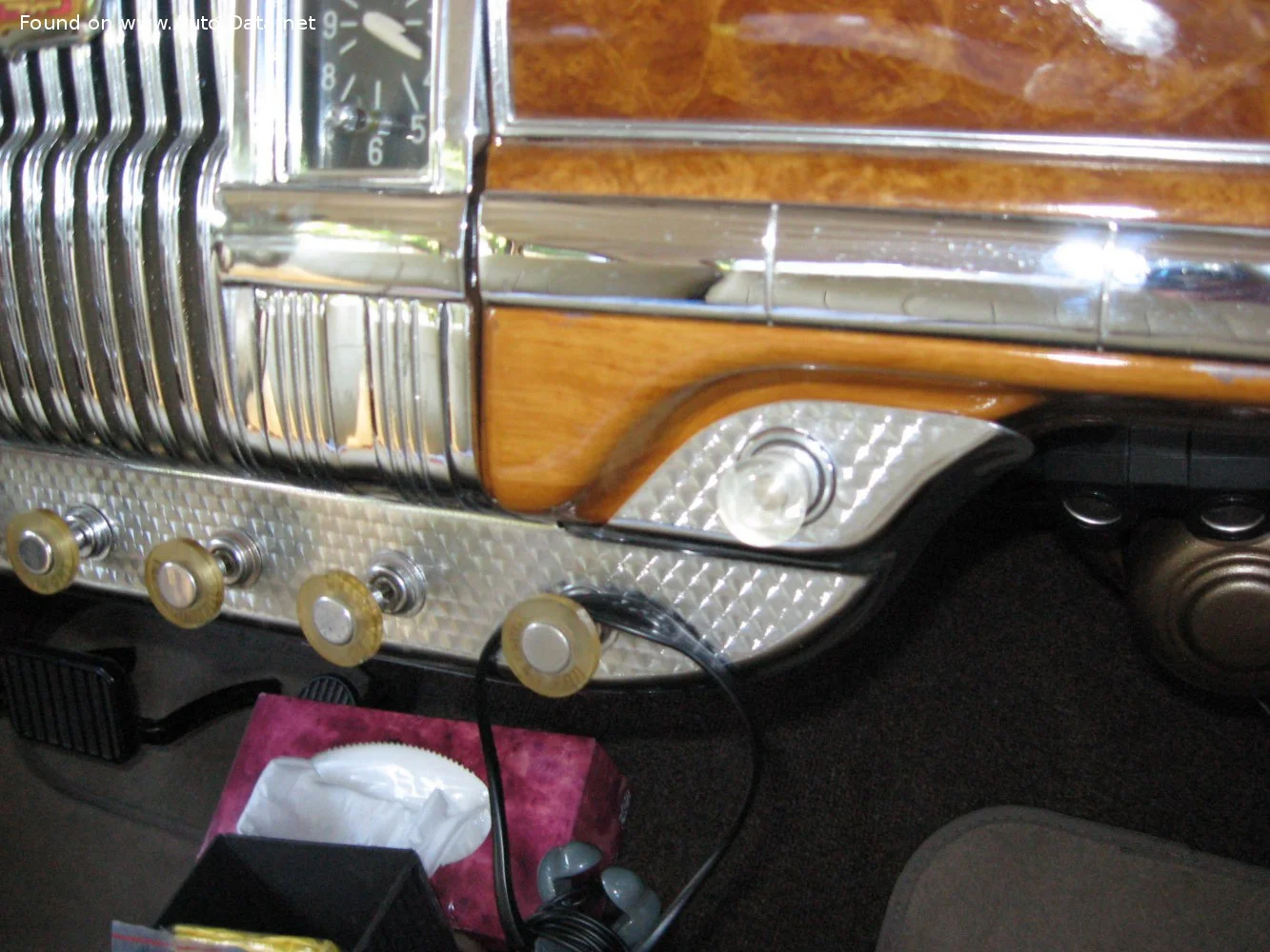 DeSoto Custom 3.9 (109 Hp)1946 - 1949 thumbnail 8