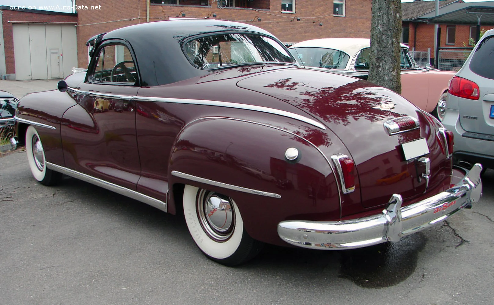 DeSoto Deluxe 3.9 (109 Hp)1946 - 1949 thumbnail 2