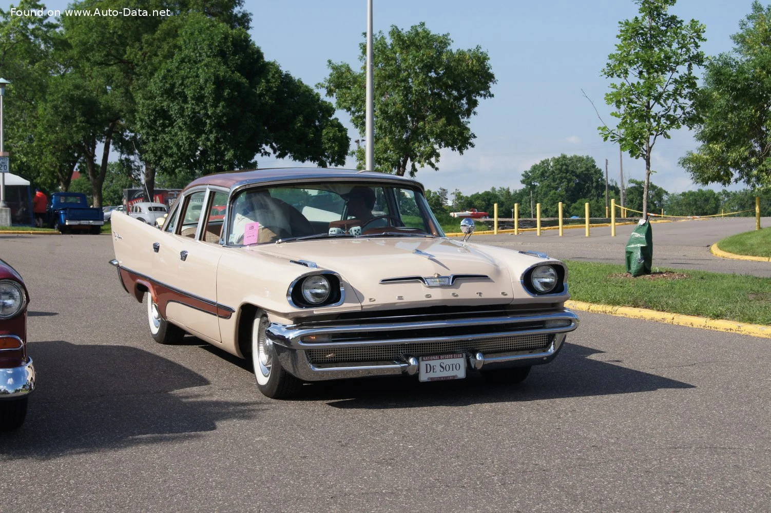 DeSoto Firedome 5.6 V8 (270 Hp)1956 - 1957 - 1