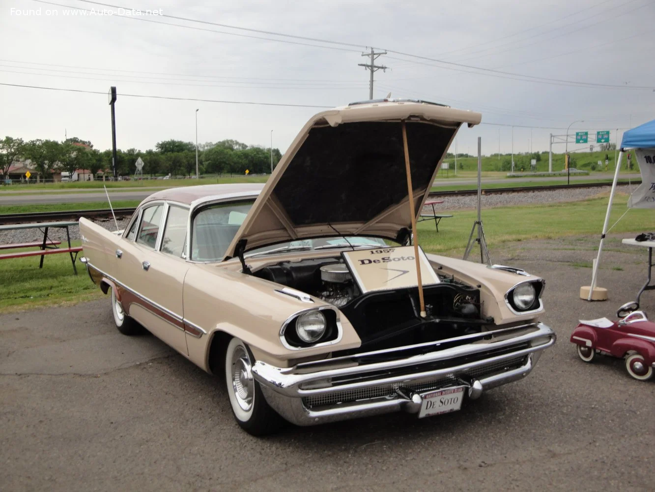 DeSoto Firedome 5.6 V8 (270 Hp)1956 - 1957 thumbnail 3