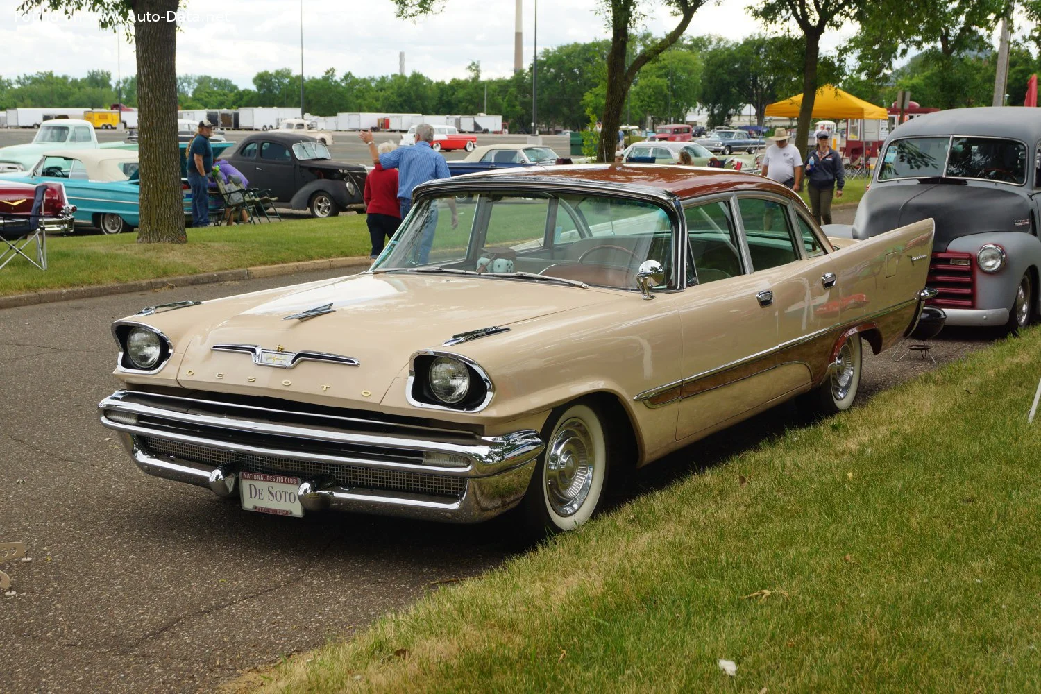 DeSoto Firedome 5.6 V8 (270 Hp)1956 - 1957 thumbnail 8
