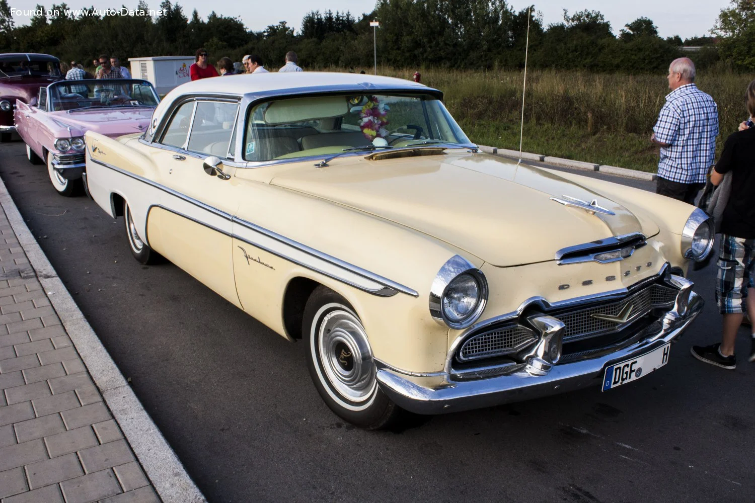DeSoto Firedome 5.4 V8 (230 Hp)1955 - 1956 - 1