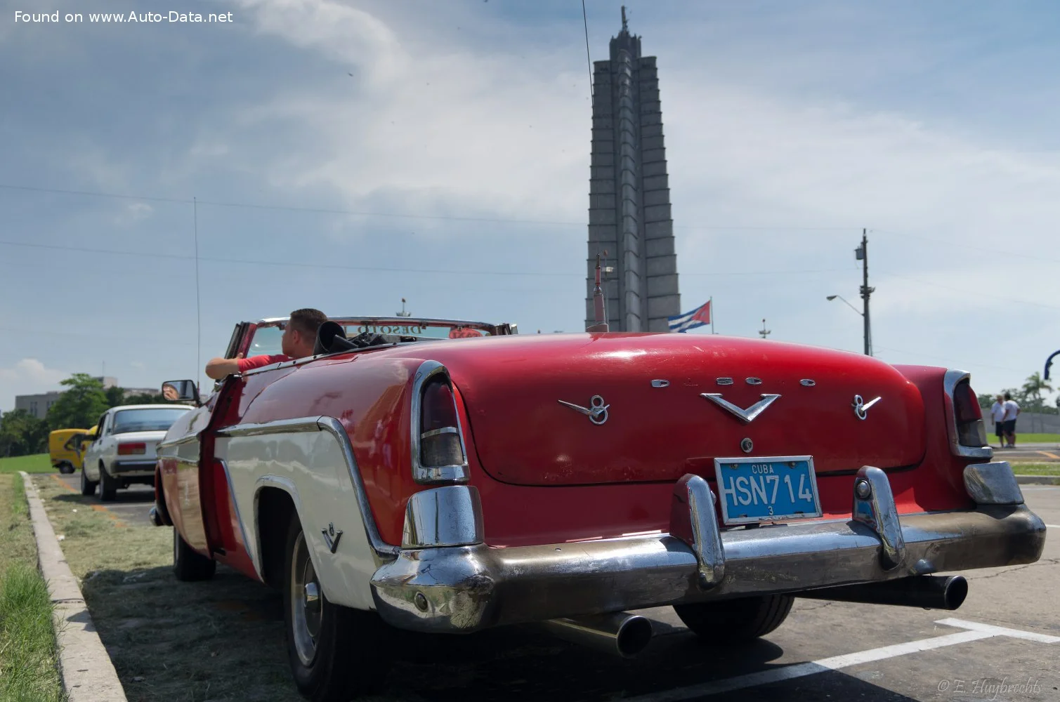 DeSoto Firedome 4.8 V8 (185 Hp)1954 - 1955 thumbnail 2
