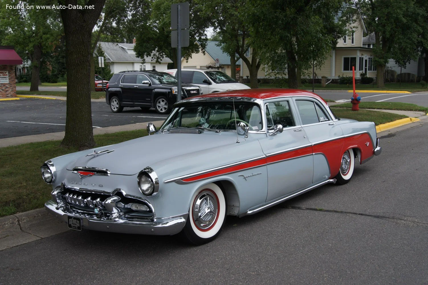DeSoto Firedome 4.8 V8 (185 Hp)1954 - 1955 - 1