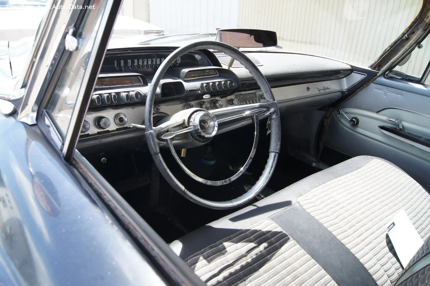 DeSoto Fireflite 5.9 V8 (295 Hp)1959 - 1960 thumbnail 5