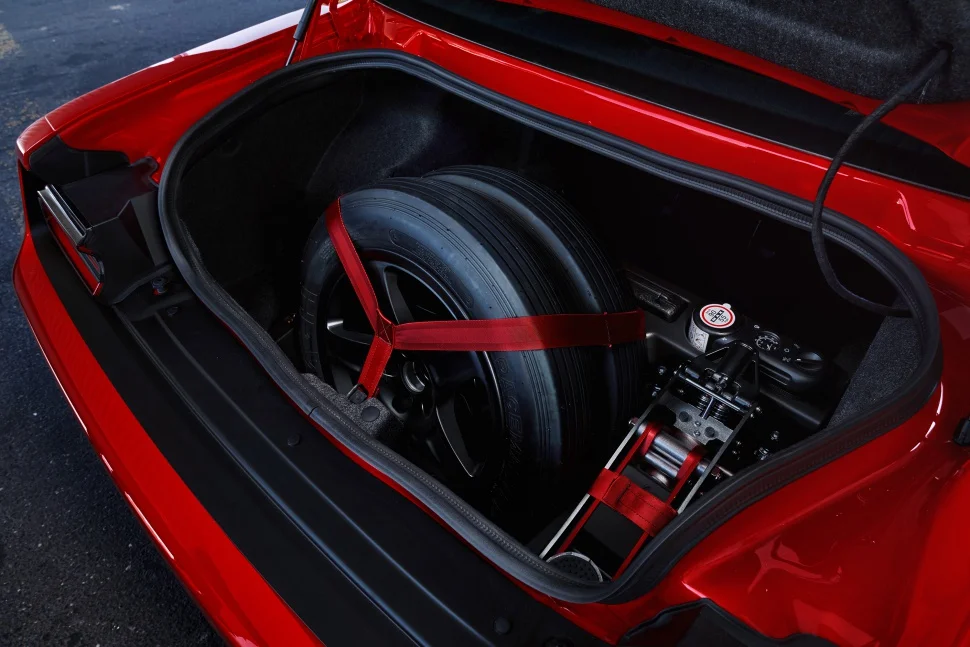 Dodge Challenger R/T 5.7 HEMI V8 (372 Hp) Automatic2014 - 2023 thumbnail 15