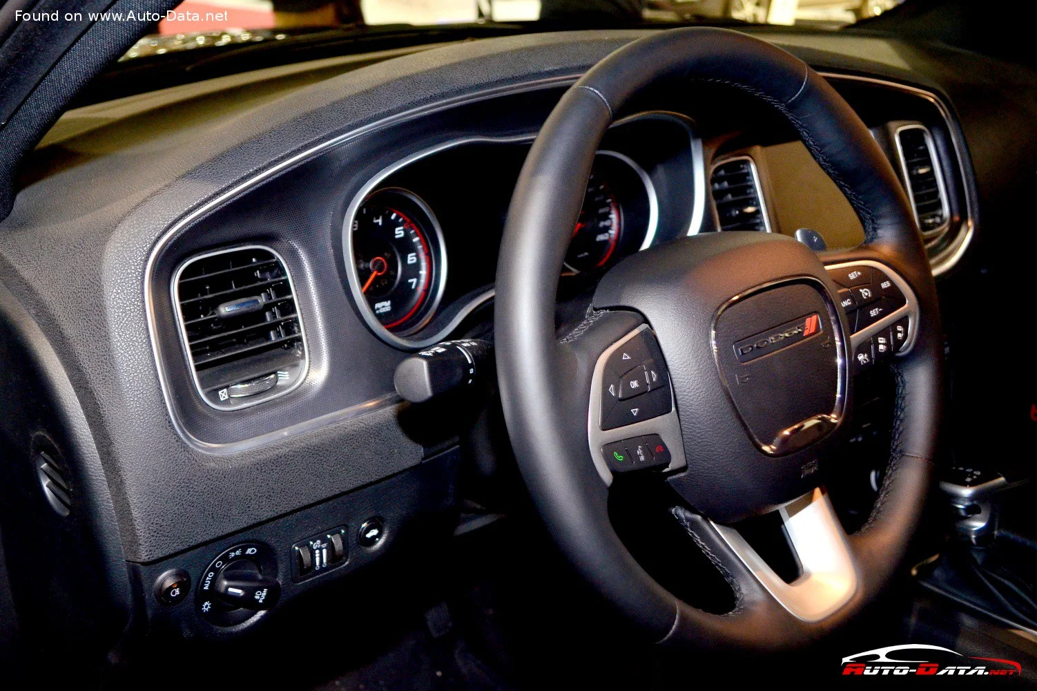 Dodge Charger R/T 5.7 HEMI V8 (370 Hp) Automatic2015 - 2018 thumbnail 11