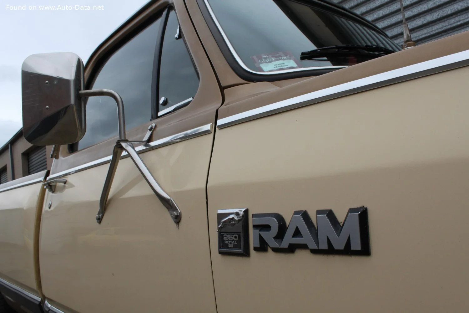 Dodge RAM D250 5.2 V8 (170 Hp)1981 - 1989 thumbnail 5