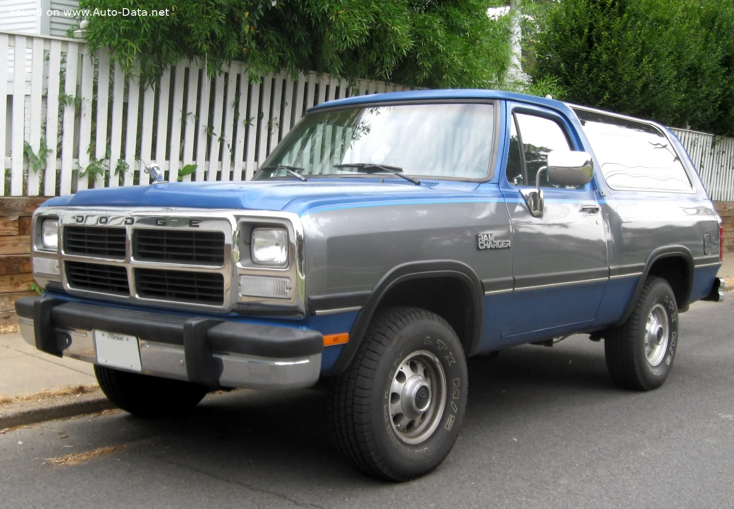 Dodge Ramcharger 5.2 i V8 (172 Hp)1988 - 1993 - 1