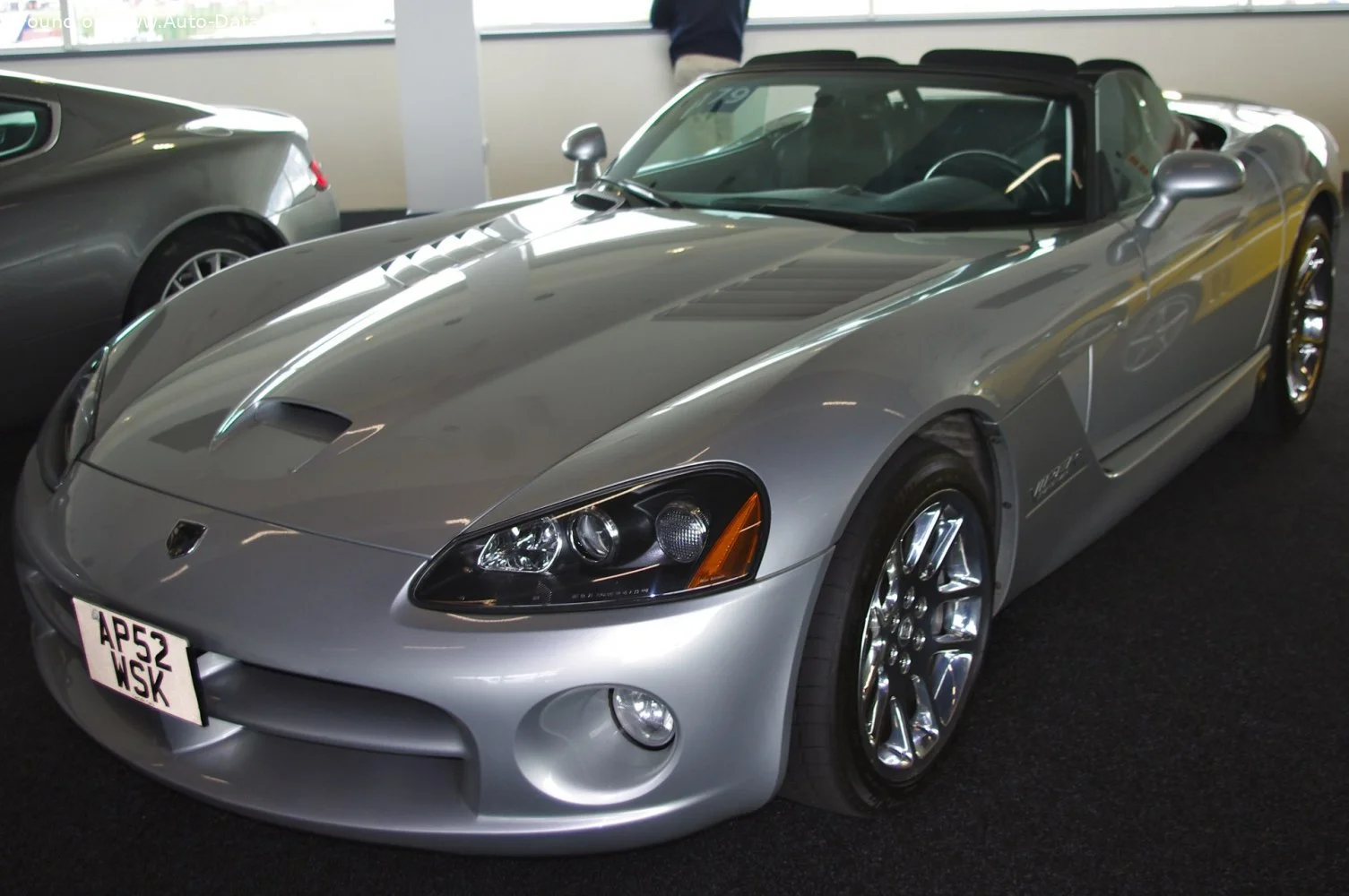 Dodge Viper 8.3 i V10 20V SRT-10 (506 Hp)2002 - 2007 thumbnail 2