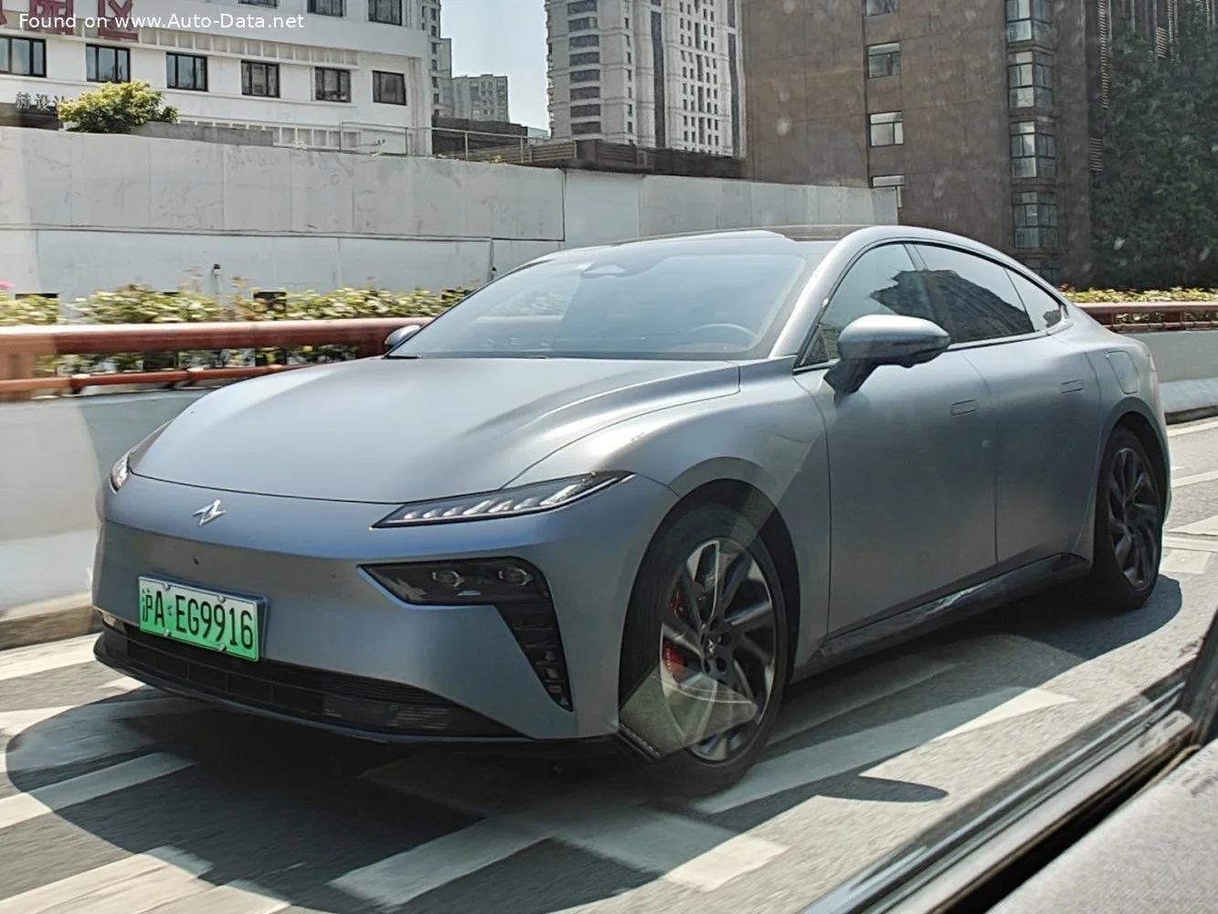 DongFeng e pi 007 1.5L 28.4 kWh (218 Hp) EREV2024 - thumbnail 4