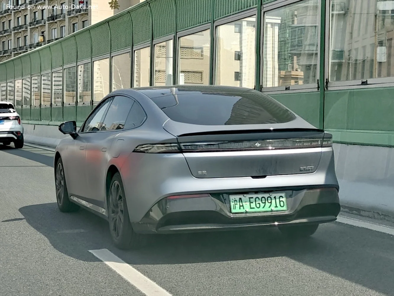 DongFeng e pi 007 1.5L 28.4 kWh (218 Hp) EREV2024 - thumbnail 5