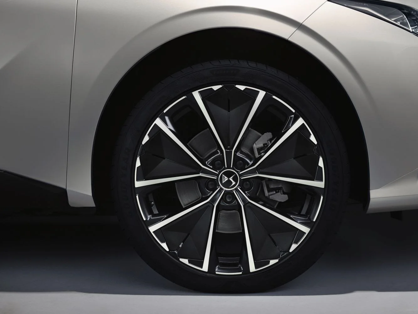 DS 4 1.2 (136 Hp) Hybrid e-DCS2024 - 2025 thumbnail 13