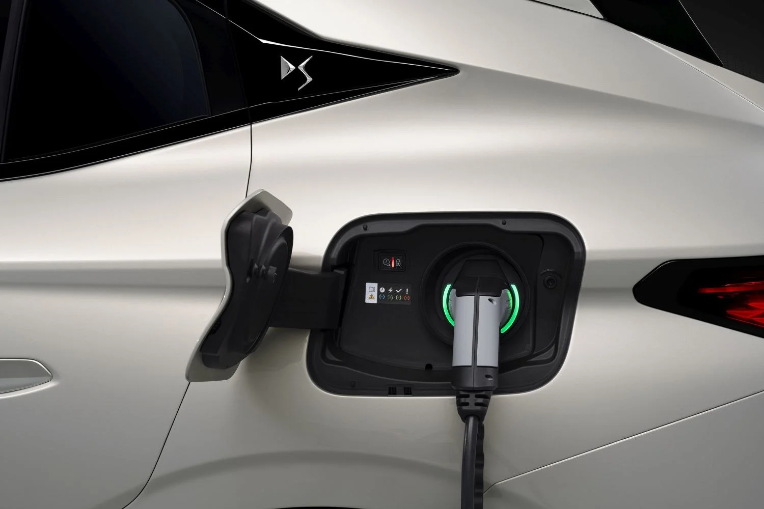 DS 4 1.2 (136 Hp) Hybrid e-DCS2024 - 2025 thumbnail 5