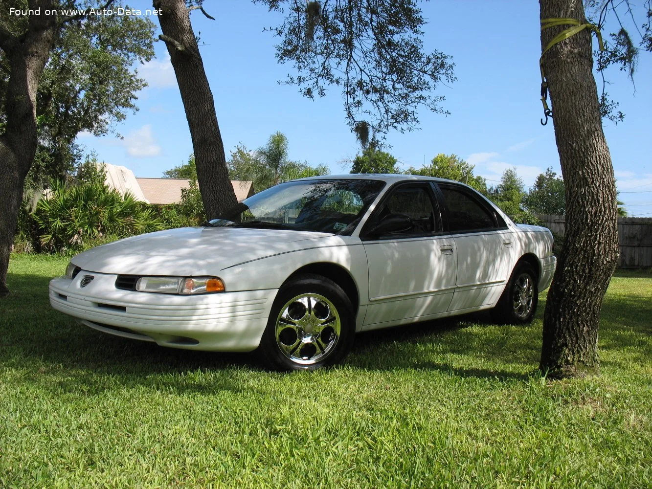 Eagle Vision 3.3 i V6 ESi (161 Hp)1992 - 1998 thumbnail 3