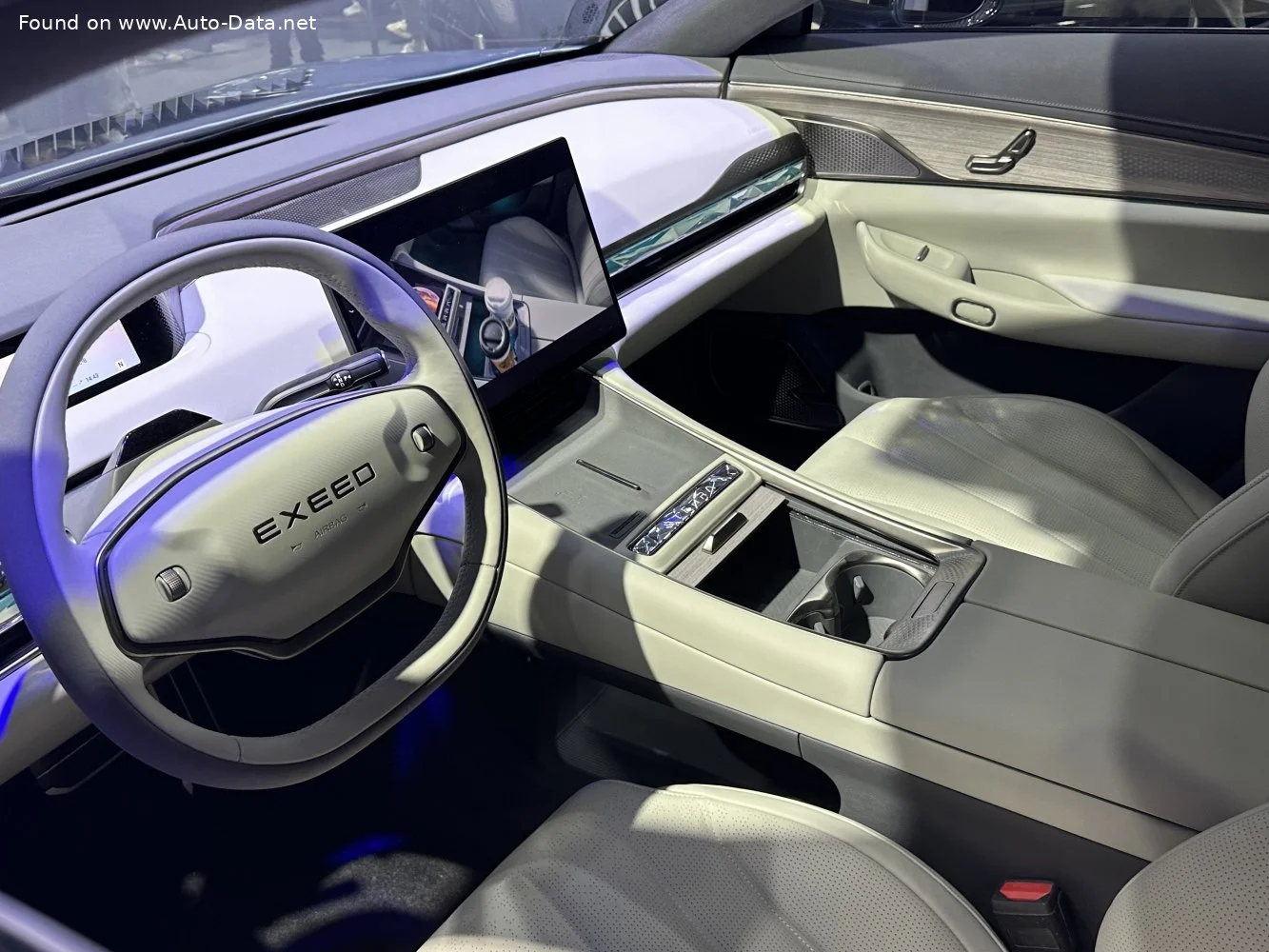 Exeed Sterra ES 60.7 kWh (252 Hp) Electric2023 - thumbnail 3