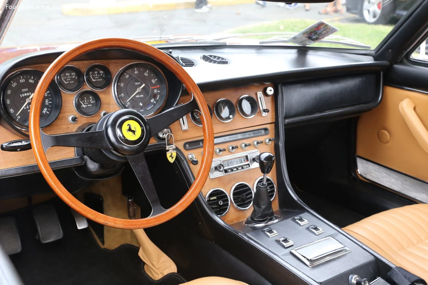 Ferrari 365 4.4 V12 (320 Hp)1967 - 1971 thumbnail 7