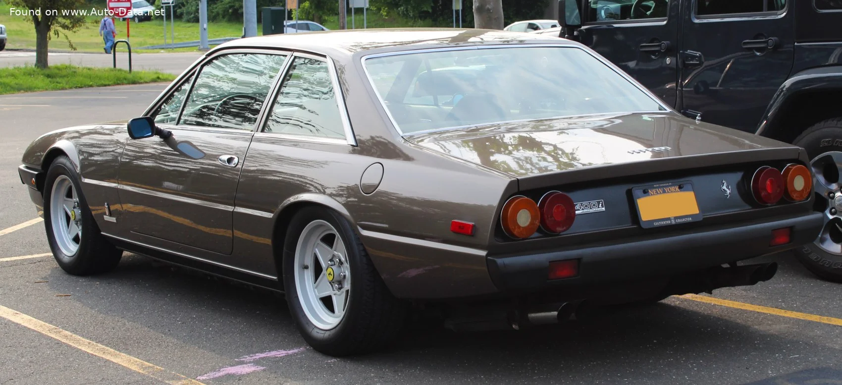 Ferrari 400 4.8 V12 (310 Hp)1979 - 1985 thumbnail 7