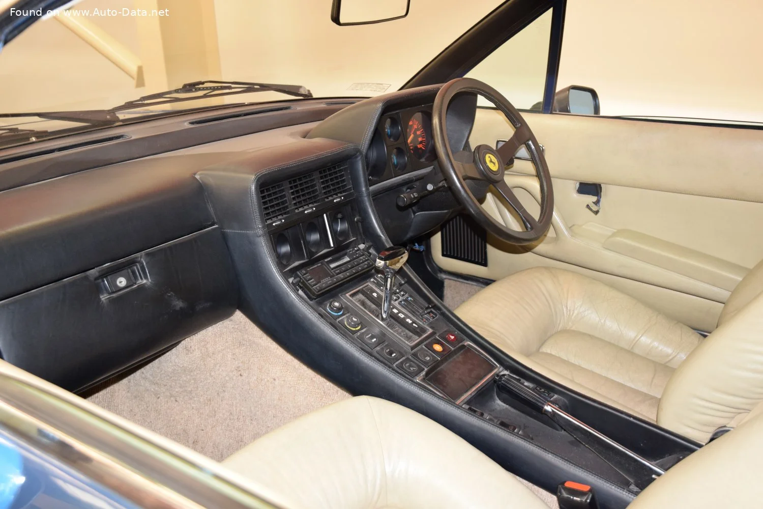 Ferrari 400 4.8 V12 (310 Hp)1979 - 1985 thumbnail 9