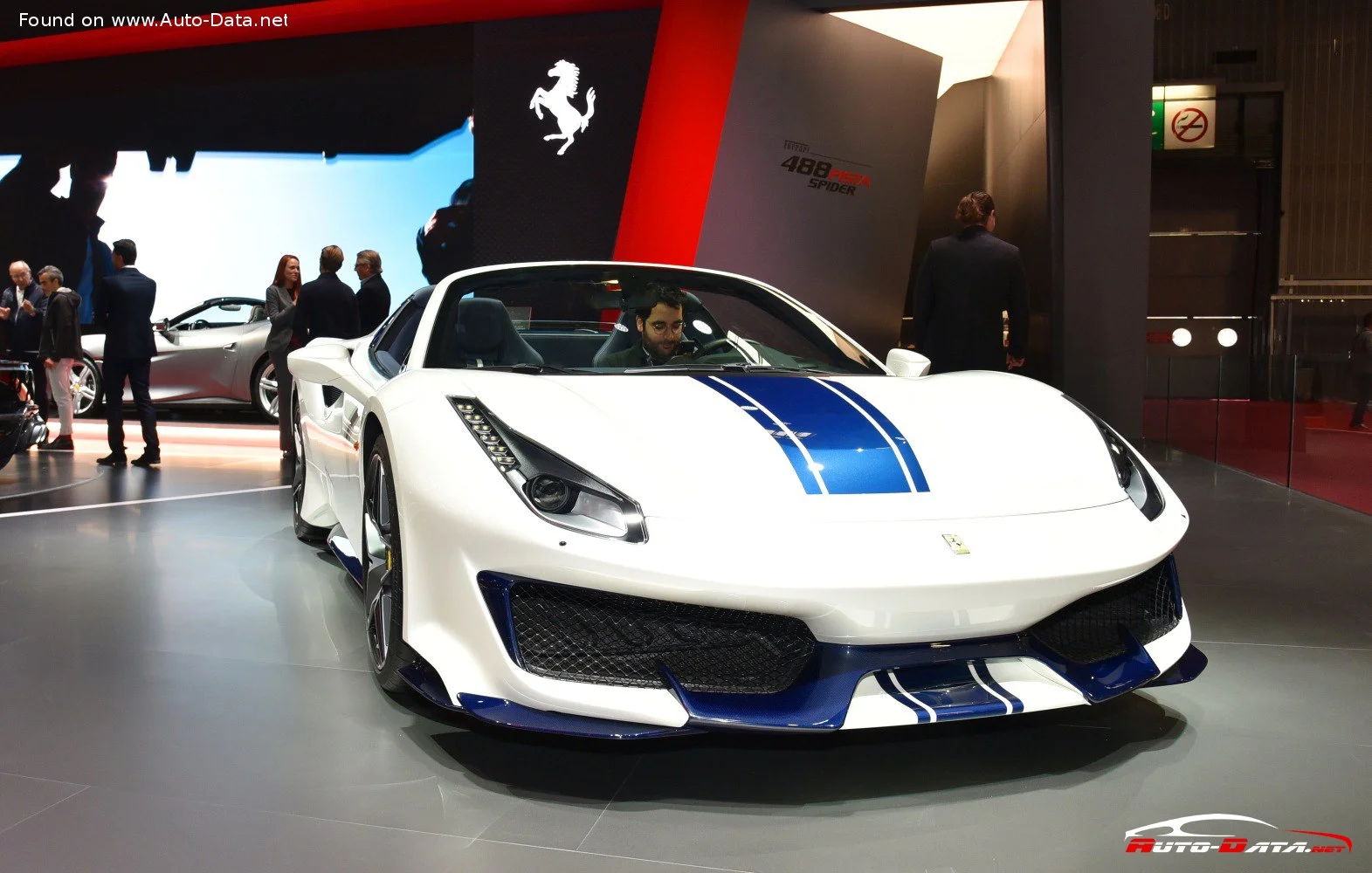 Ferrari 488 3.9 V8 (720 Hp) DCT2018 - 2019 - 1