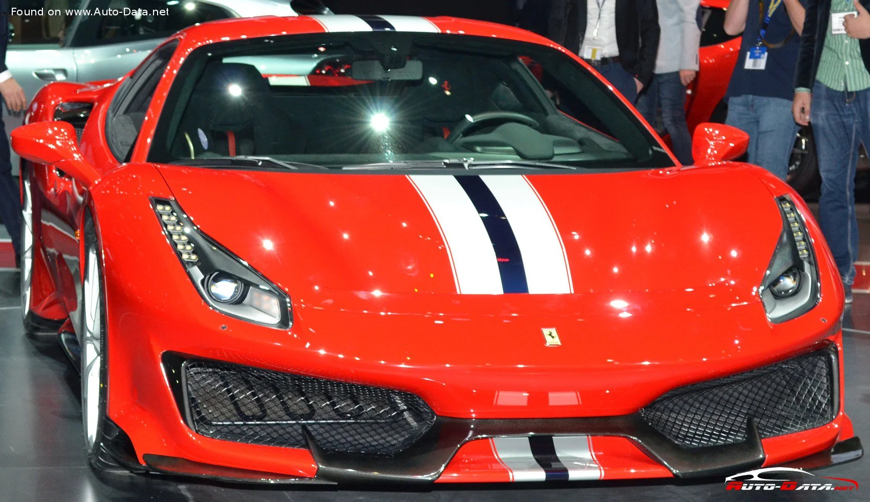 Ferrari 488 3.9 V8 (720 Hp) DCT2018 - 2019 thumbnail 13