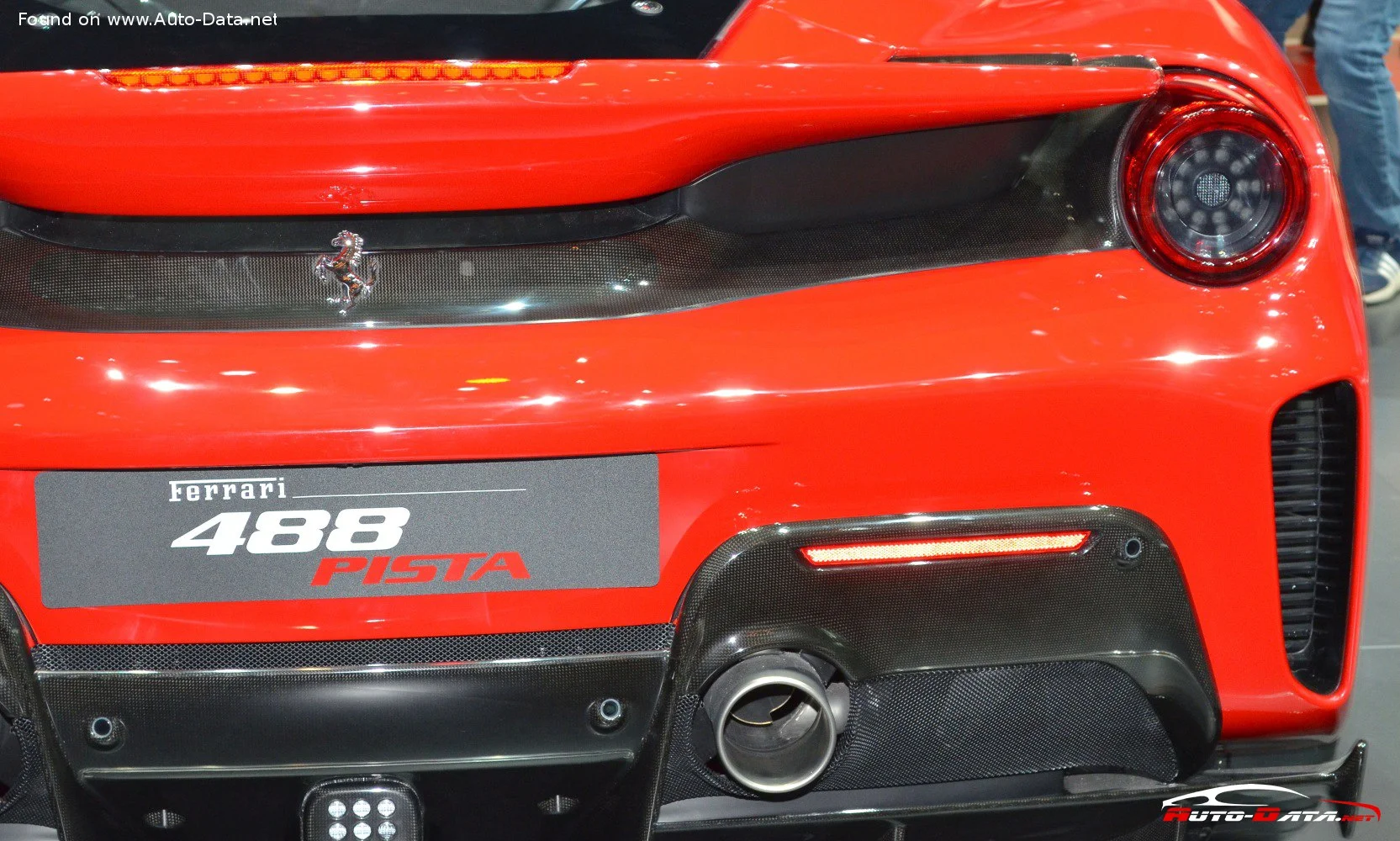 Ferrari 488 3.9 V8 (720 Hp) DCT2018 - 2019 thumbnail 17