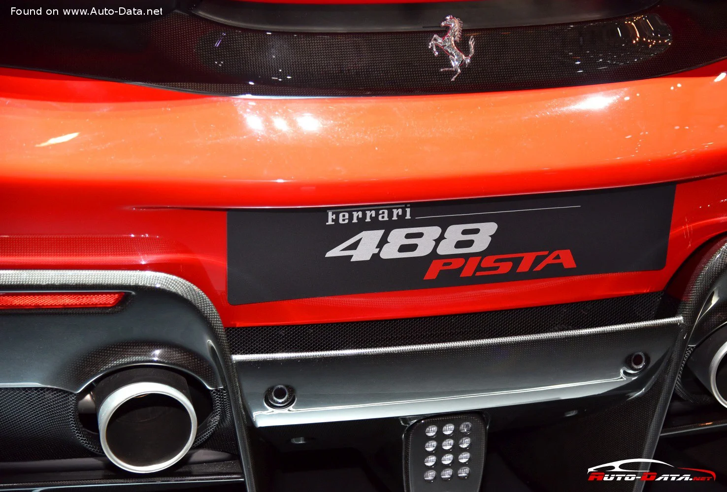 Ferrari 488 3.9 V8 (720 Hp) DCT2018 - 2019 thumbnail 4