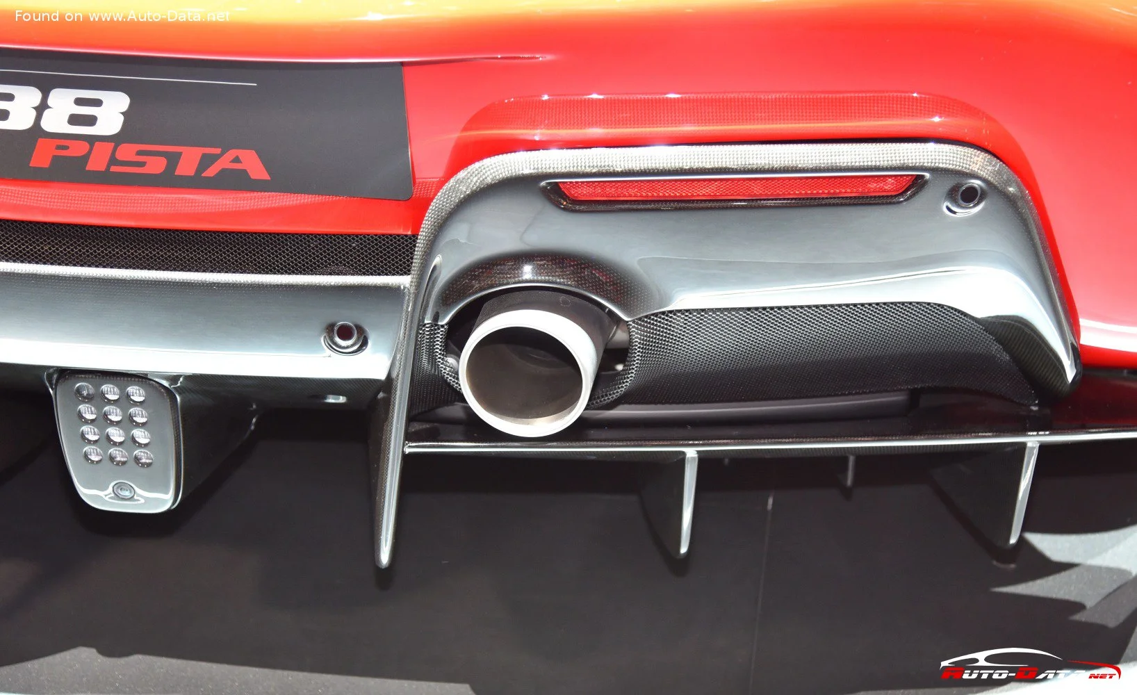 Ferrari 488 3.9 V8 (720 Hp) DCT2018 - 2019 thumbnail 5