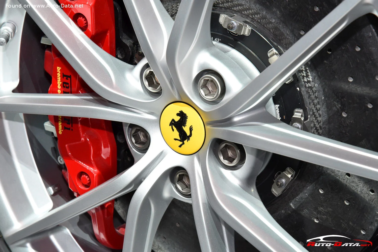 Ferrari 488 3.9 V8 (720 Hp) DCT2018 - 2019 thumbnail 10