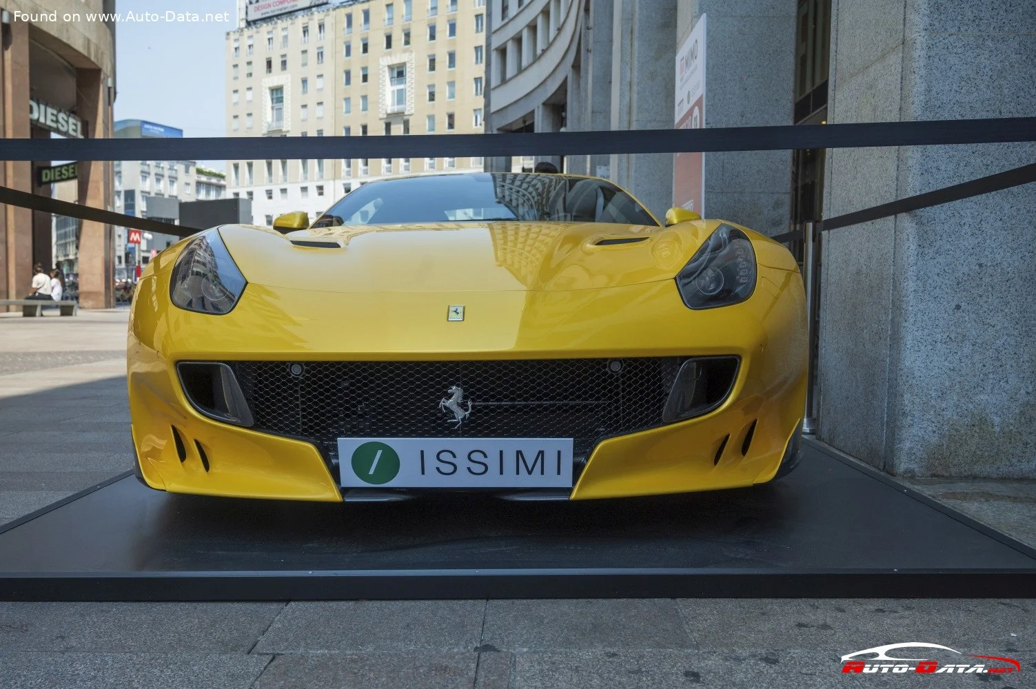 Ferrari F12 6.3 V12 (780 Hp) DCT2015 - 2017 thumbnail 3