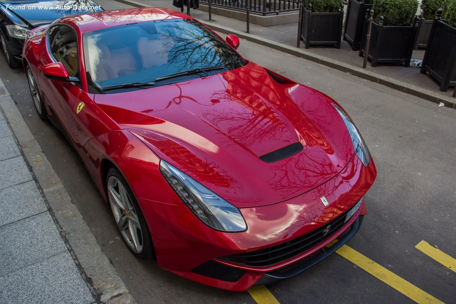 Ferrari F12 6.3 V12 (740 Hp)2012 - 2017 thumbnail 11
