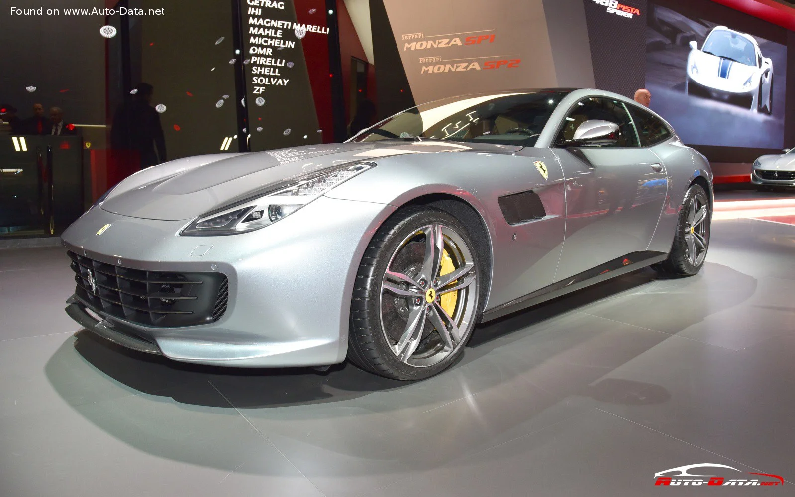 Ferrari GTC4Lusso 6.3 V12 (690 Hp) DCT2016 - - 1