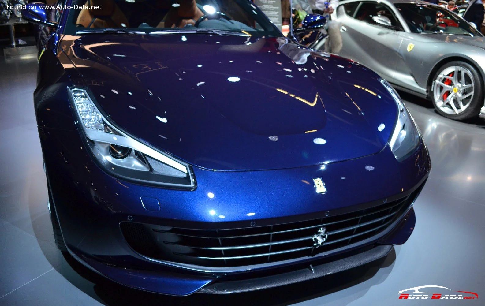 Ferrari GTC4Lusso 6.3 V12 (690 Hp) DCT2016 - thumbnail 16