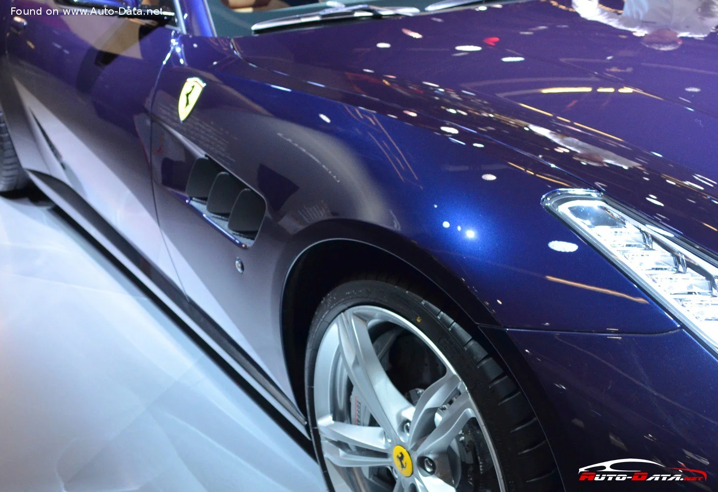 Ferrari GTC4Lusso 6.3 V12 (690 Hp) DCT2016 - thumbnail 18