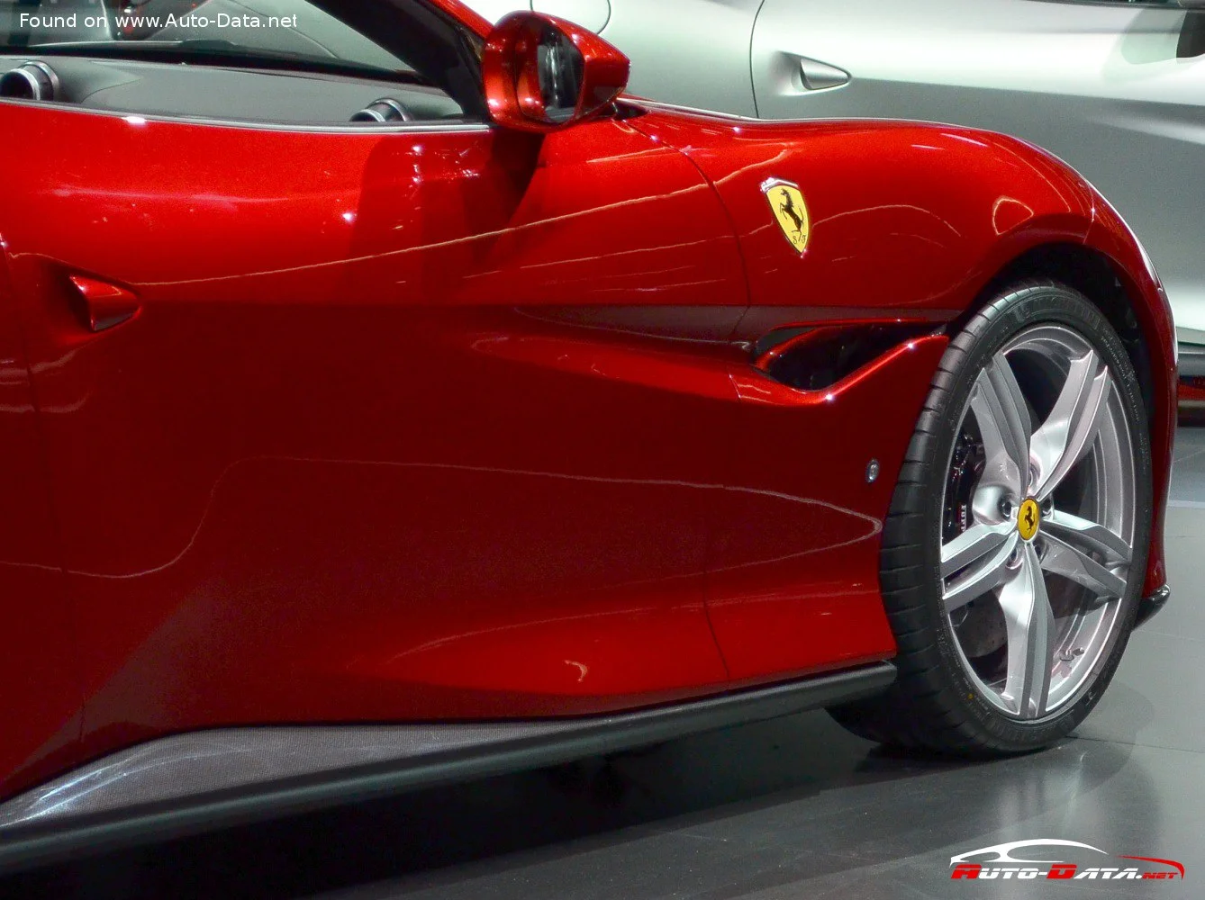 Ferrari Portofino 3.9 V8 (600 Hp) DCT2017 - 2020 thumbnail 12