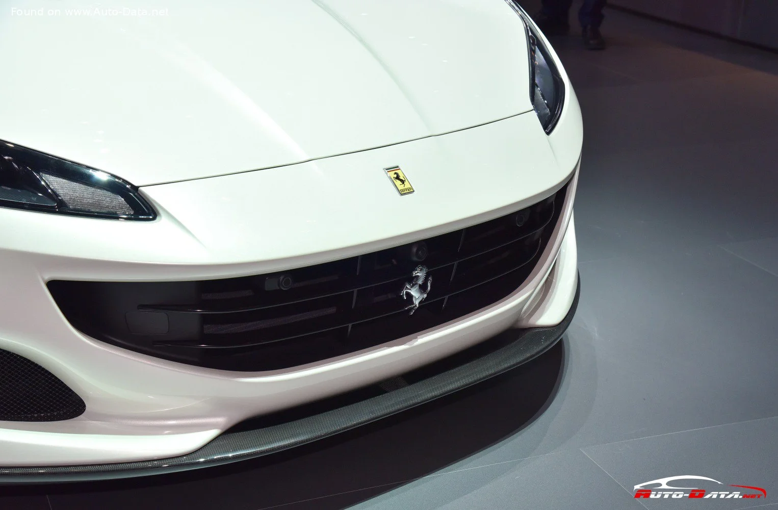 Ferrari Portofino 3.9 V8 (600 Hp) DCT2017 - 2020 thumbnail 14