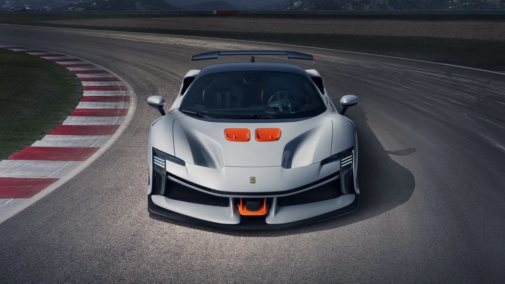 Ferrari SF90 4.0 V8 (1030 Hp) Plug-in Hybrid E4WD F1 DCT2023 - thumbnail 2