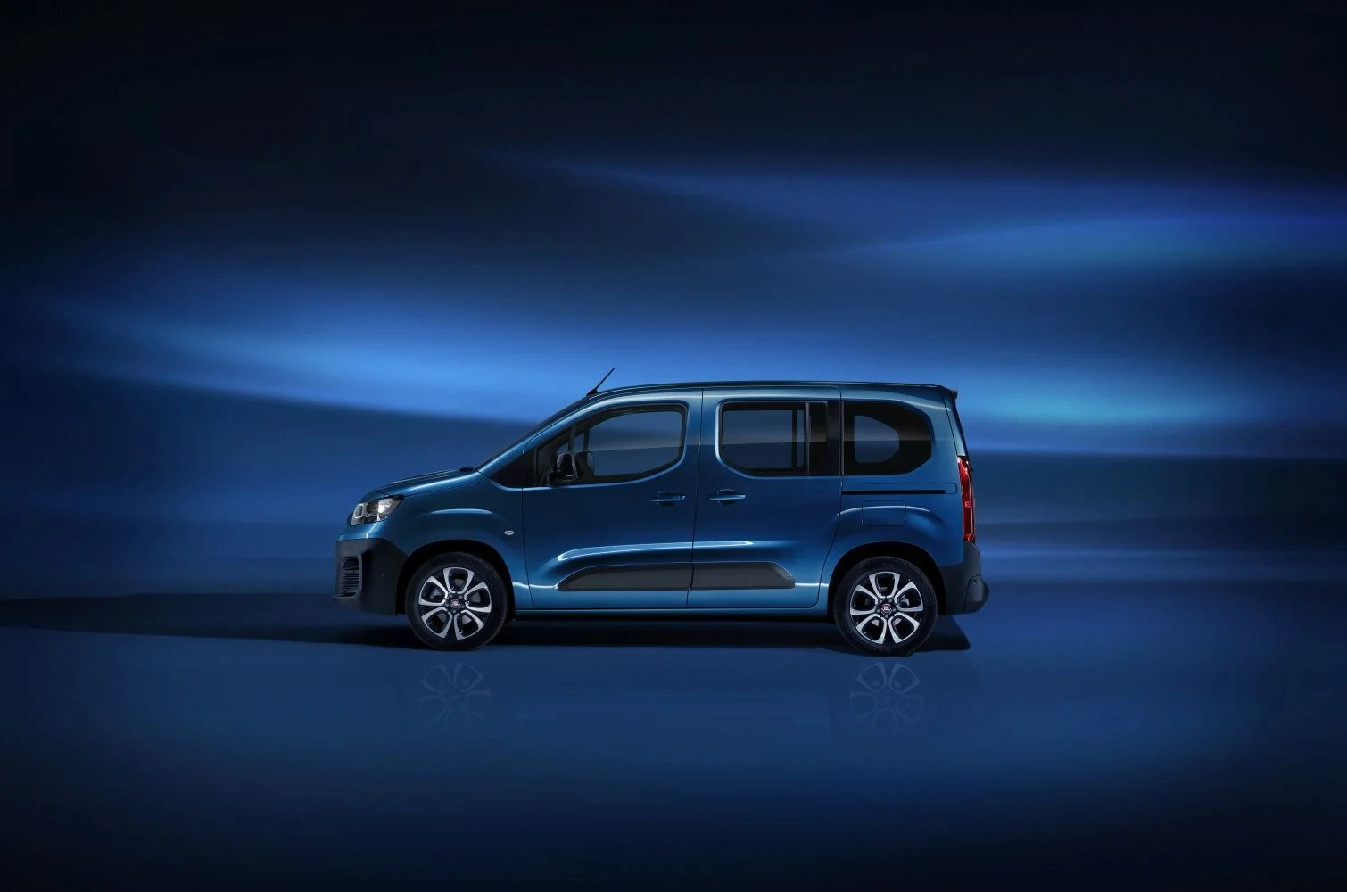 Fiat Doblo E-Doblo 50 kWh (136 Hp)2022 - thumbnail 3