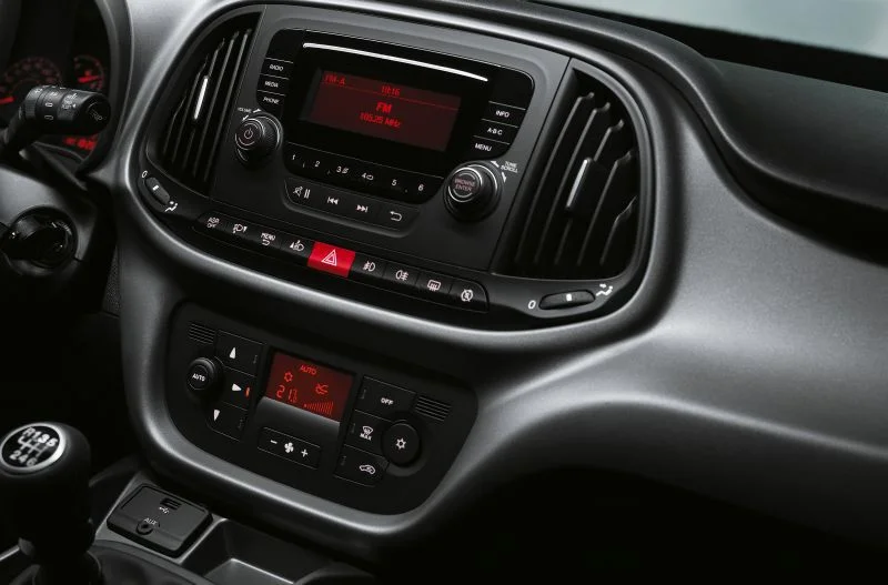 Fiat Doblo 1.4 (95 Hp)2015 - 2018 thumbnail 4