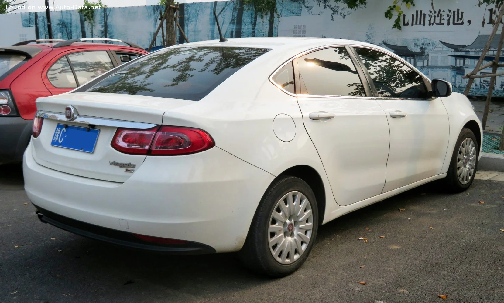 Fiat Viaggio 1.4 T-Jet (120 Hp)2012 - 2017 thumbnail 4