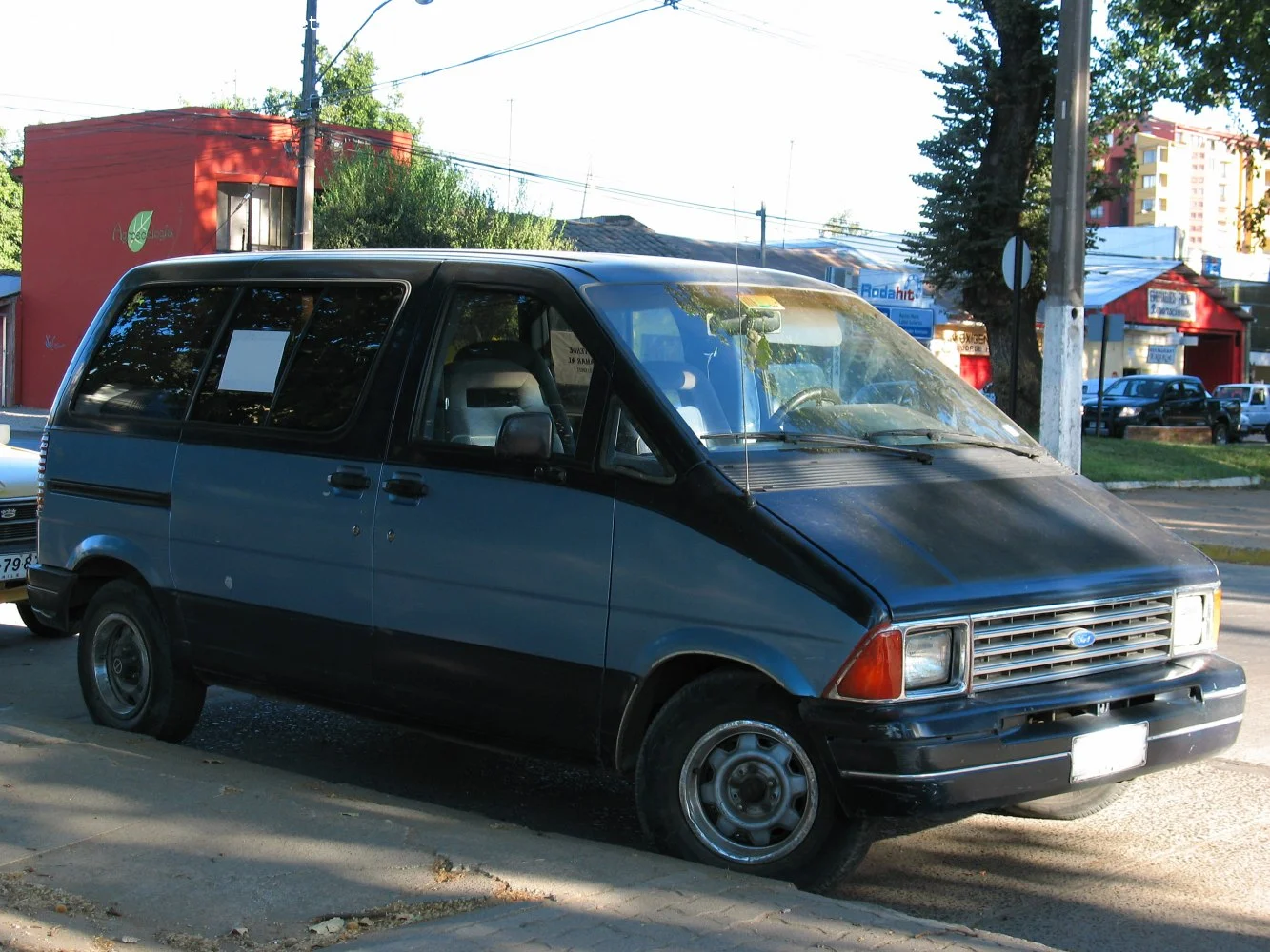 Ford Aerostar 3.0 EFI V6 XL (135 Hp)1993 - 1997 thumbnail 2