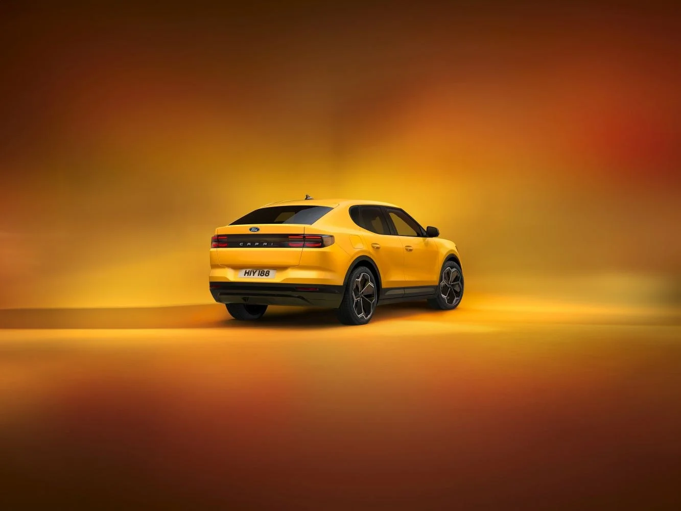 Ford Capri EV 52 kWh (170 Hp) Standard Range2024 - thumbnail 2