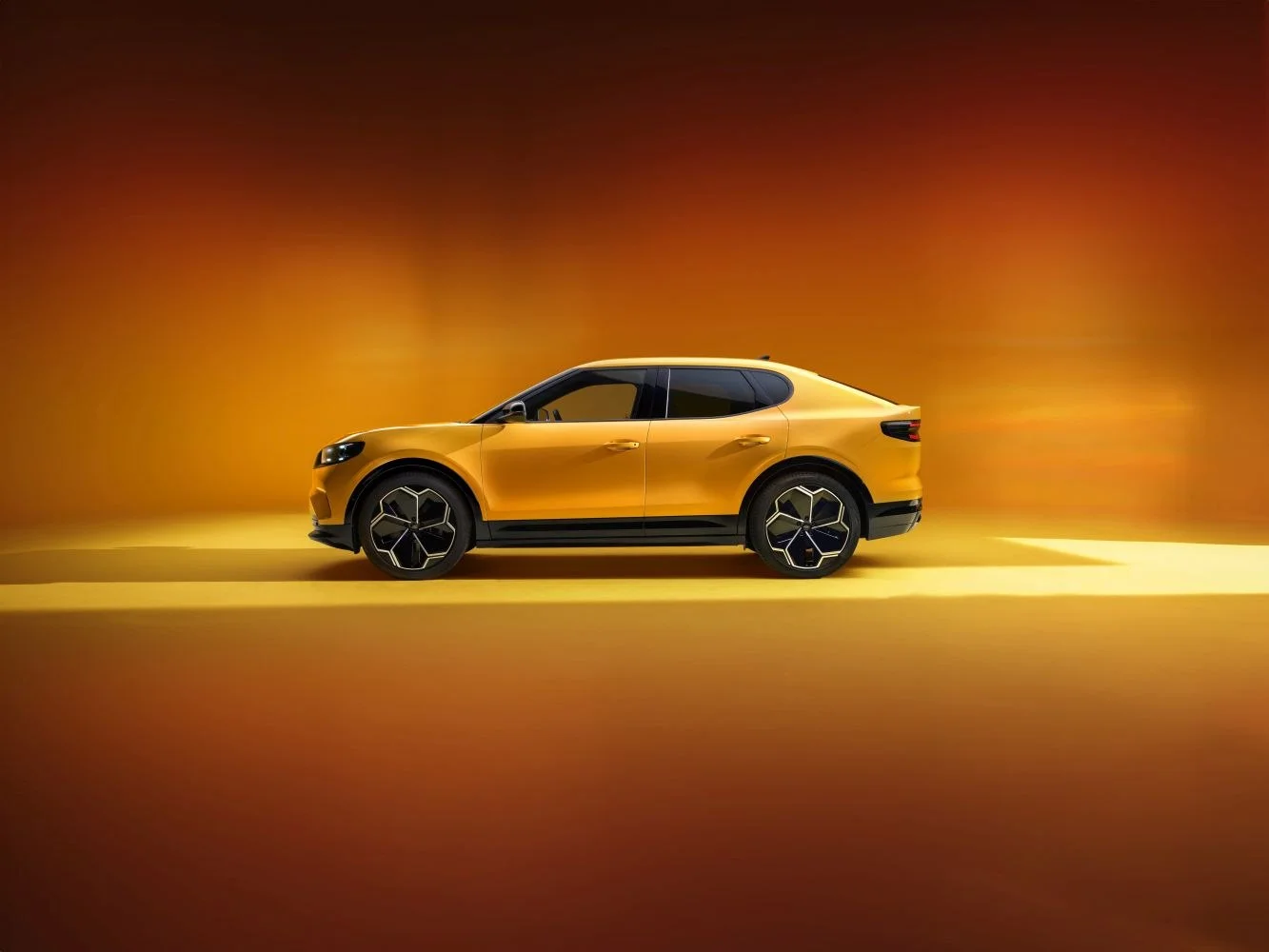 Ford Capri EV 52 kWh (170 Hp) Standard Range2024 - thumbnail 3