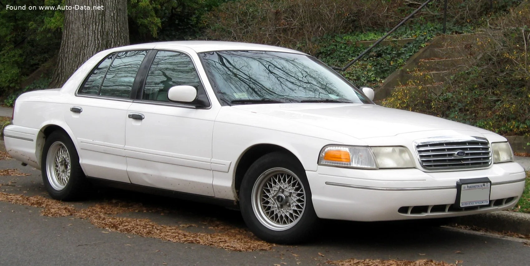 Ford Crown Victoria Ford Crown Victoria (P7)