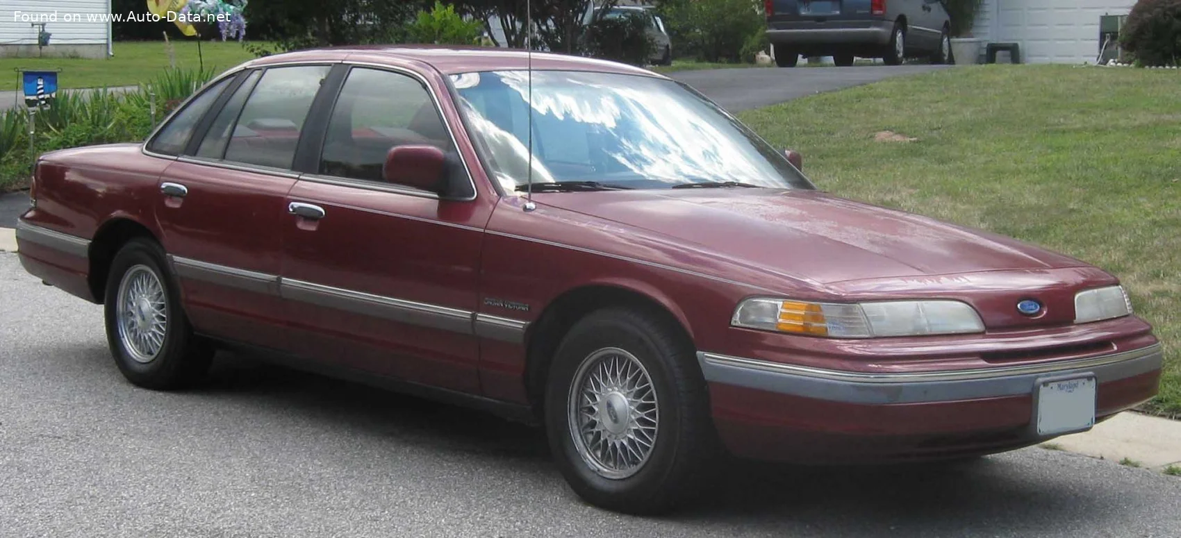 Ford Crown Victoria 4.6 V8 (193 Hp)1991 - 1999 - 1
