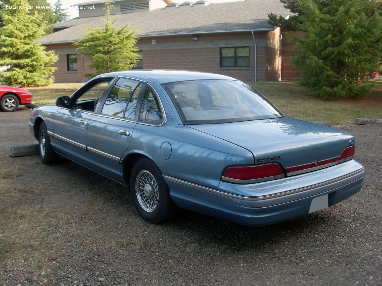 Ford Crown Victoria 4.6 V8 (193 Hp)1991 - 1999 thumbnail 2