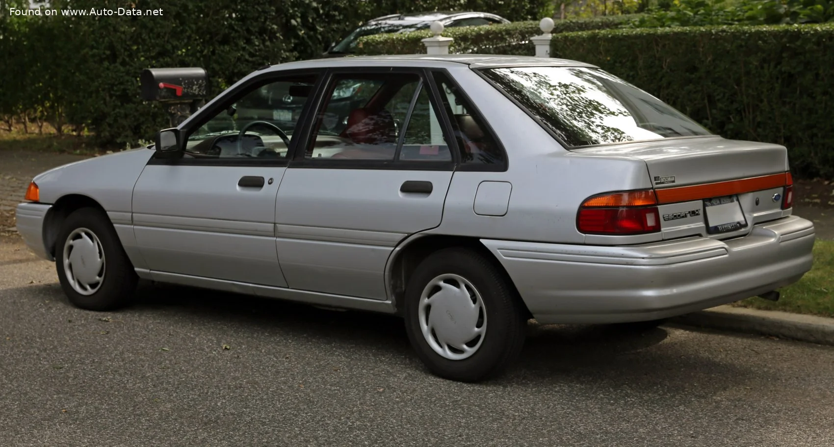 Ford Escort 1.9i (88 Hp)1991 - 1996 thumbnail 2