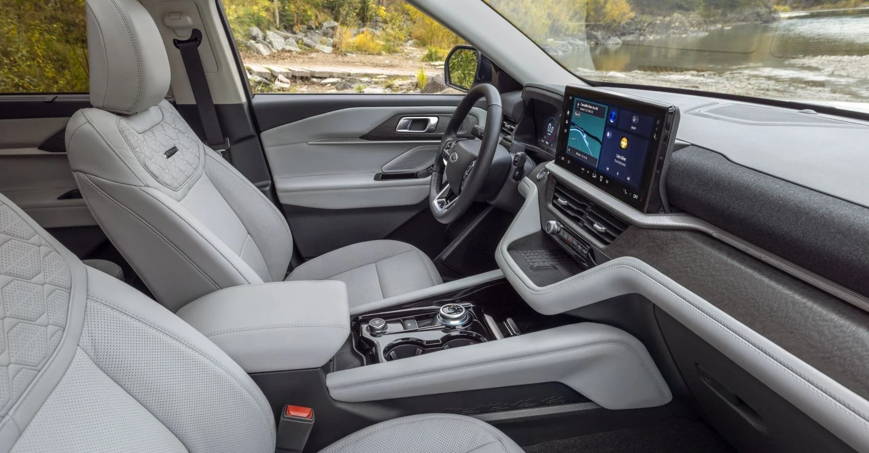 Ford Explorer 2.3 EcoBoost (300 Hp) 4WD Automatic2024 - thumbnail 12