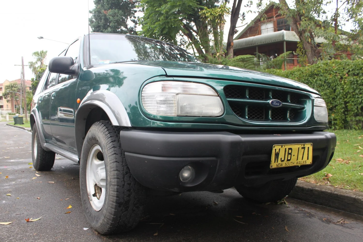 Ford Explorer 4.0 V6 (155 Hp)1995 - 2003 thumbnail 2